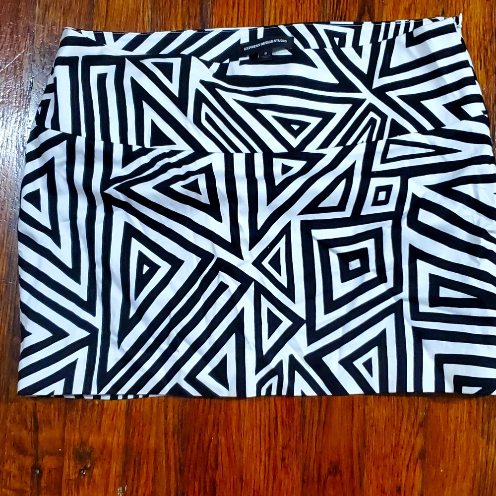 [Item # 123]Express mini black and white skirt
